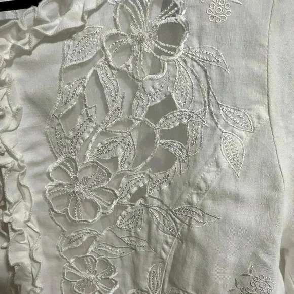 - Collection linen cutout blouse sz m - Picture 4 of 5